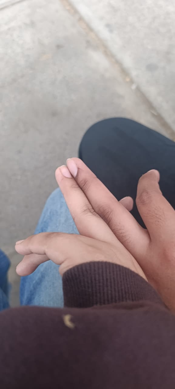 Tomados de la mano